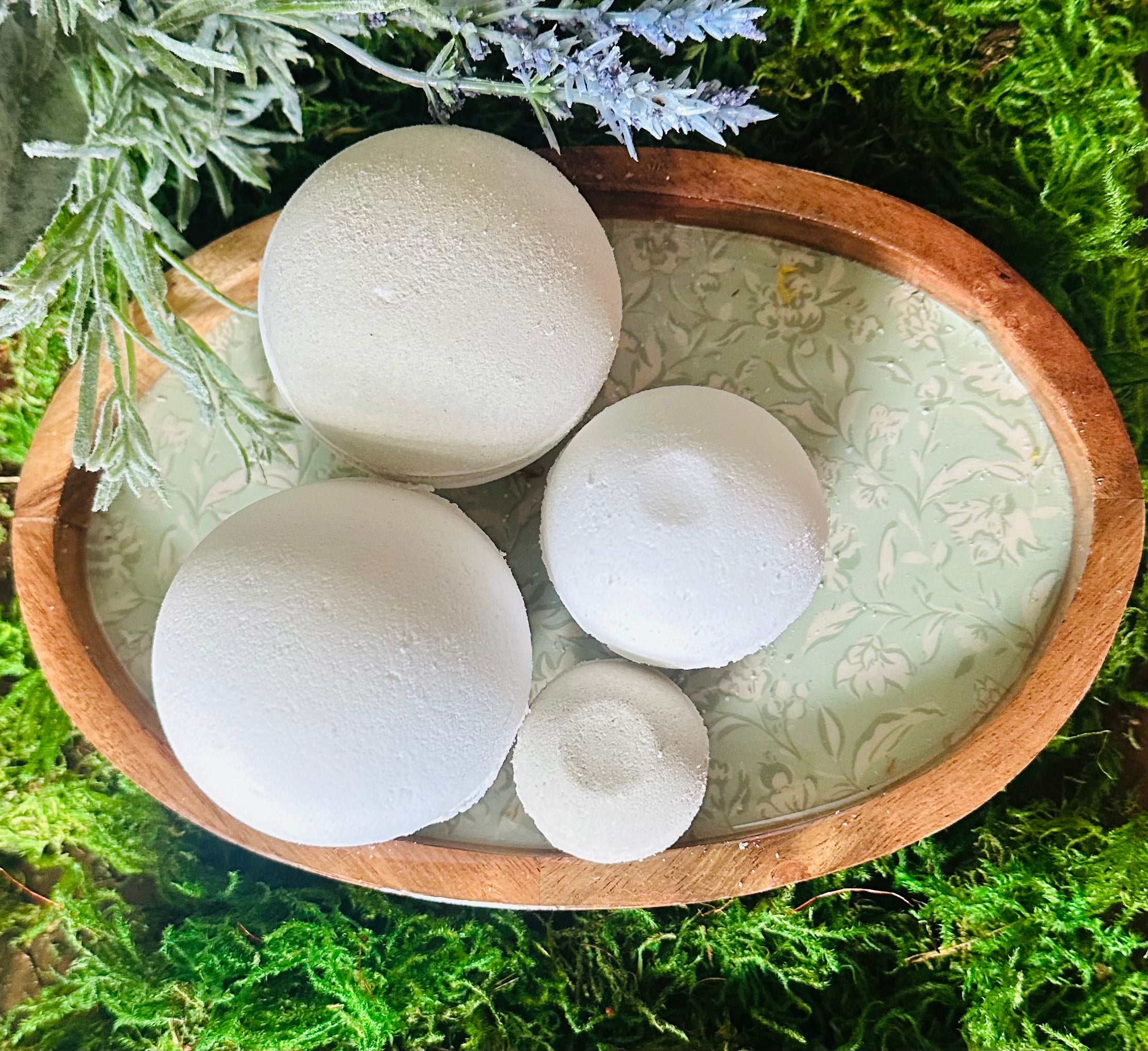 Therapeutic Sanctuary~~ Eucalyptus Mint Bath Bomb